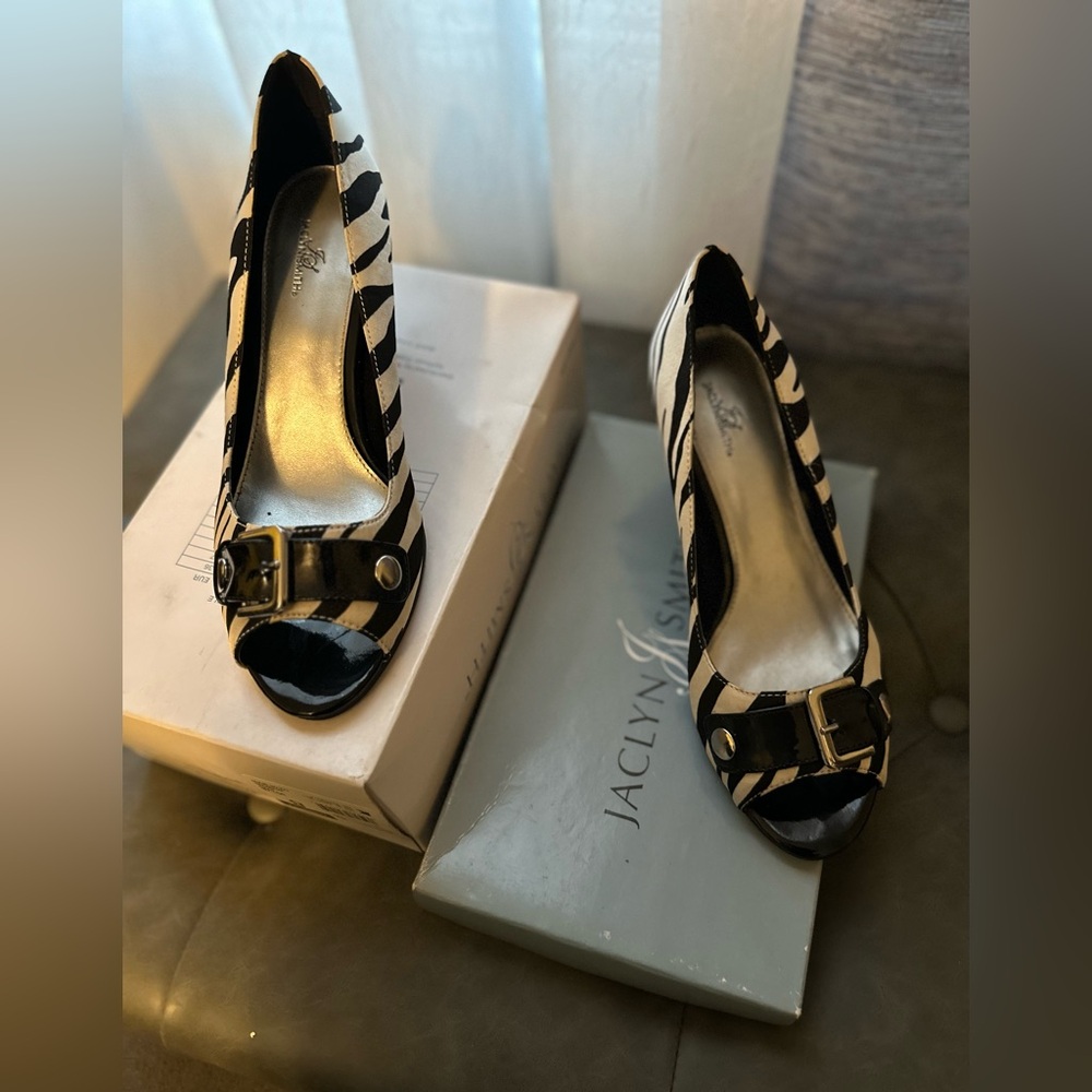 Jaclyn Smith Open Toe - Zebra Print Shoe (Never Worn)